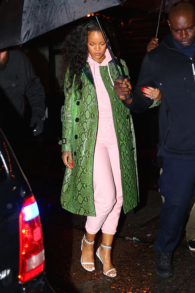 ������ � ���������� ������� Vetements x Champion, ����� Burberry � ���������� Tom Ford � ���-�����