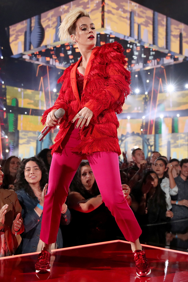 ���� ����� � Stella McCartney �� iHeartRadio Music Awards