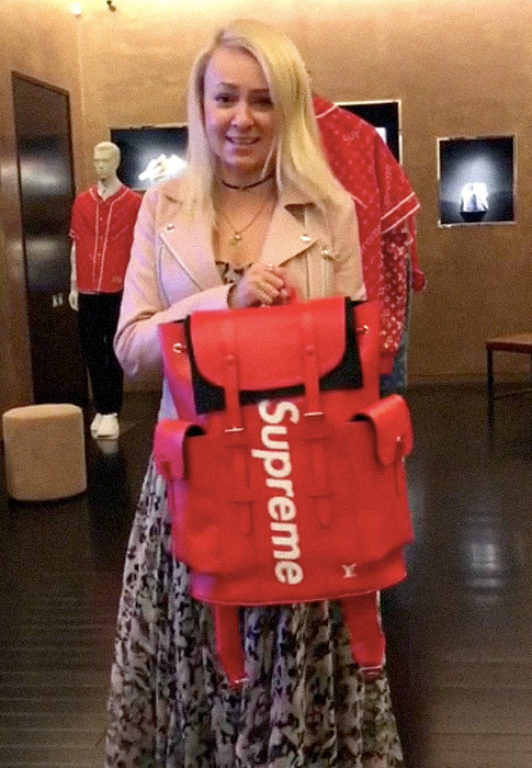 ��� ��� ���������� � ������ �������� ��������� Louis Vuitton x Supreme'�����