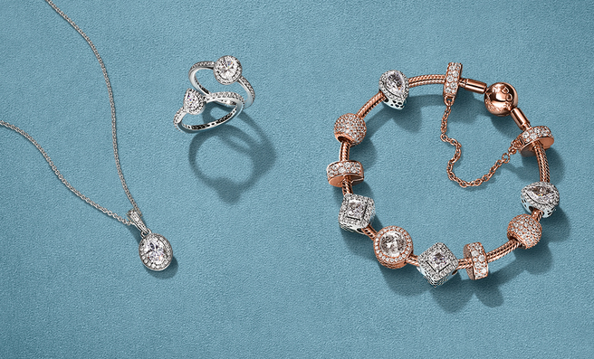 Pandora �������������� � Vogue Fashion's Night Out