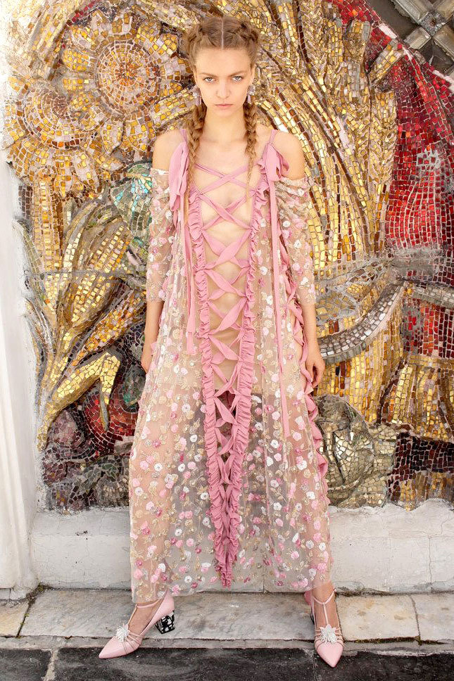 Alena Akhmadullina �����-���� 2018