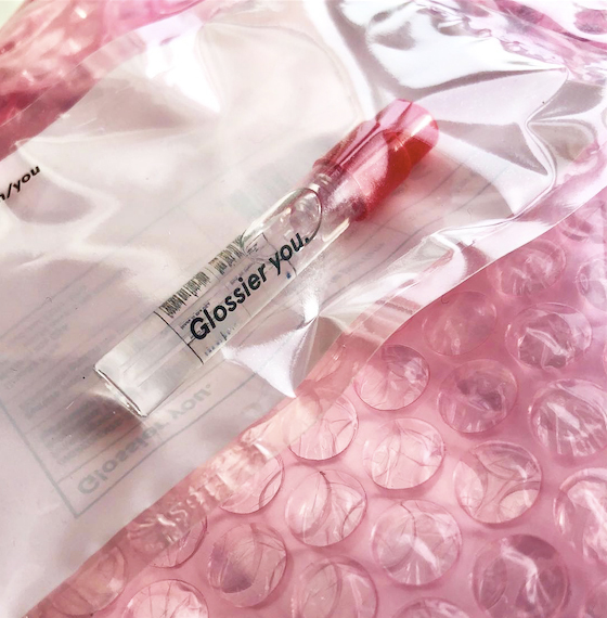 ������ ������ Glossier